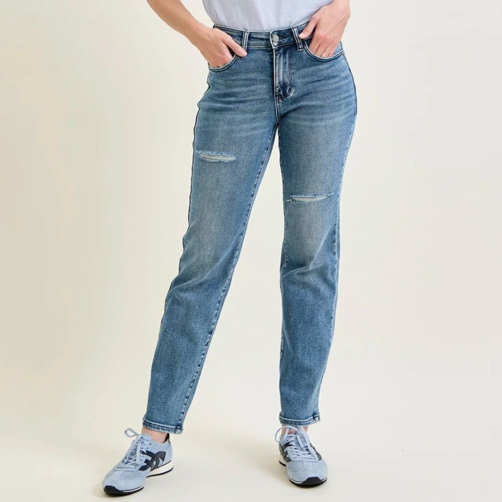 Judy Blue Ophelia Mid Rise Dad Jeans, Distressed, Size 3/26. NWT!